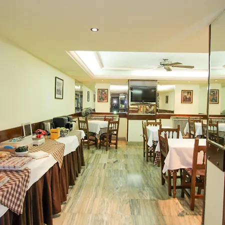 Castellano Centro فندق 2*