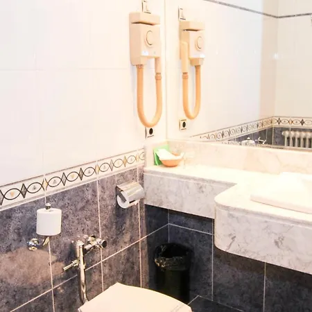 Hotel Castellano Centro 2*